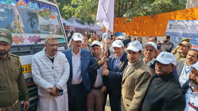 jkministerjavedahmaddarflagsoff‘watershedyatra’