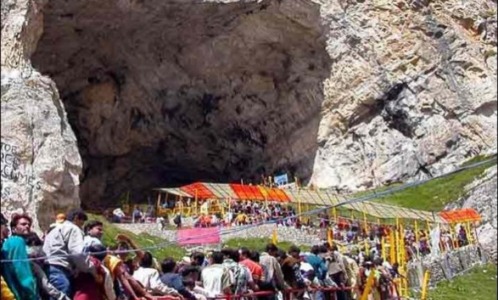 37thbatchof900pilgrimsleftforholycaveshrineofshriamarnathjifromjammu