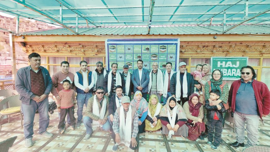 First batch of Haj pilgrims flagged off from Ladakh