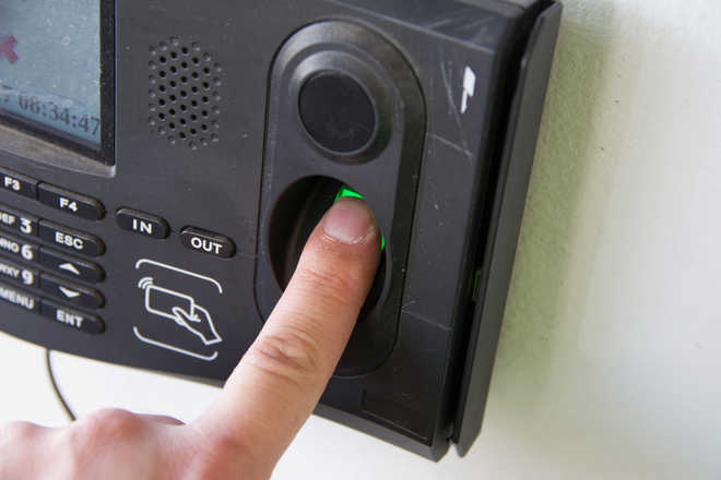 biometricattendencetocontinuetobesuspendedduringlockdown40:govt