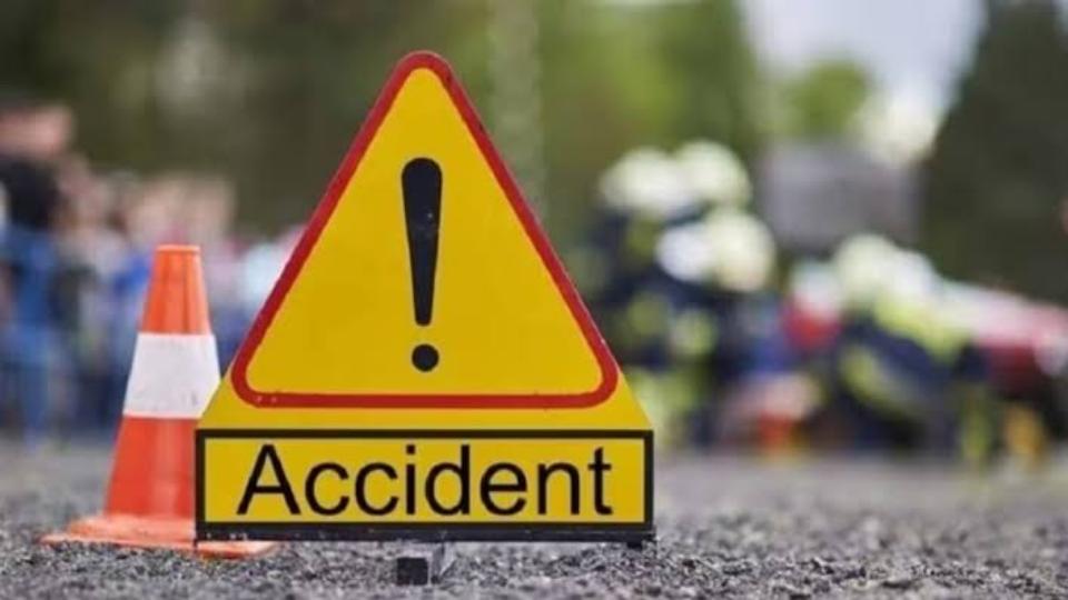 Seventeen Injured As Load Auto Overturns Near Ariyalur, TN