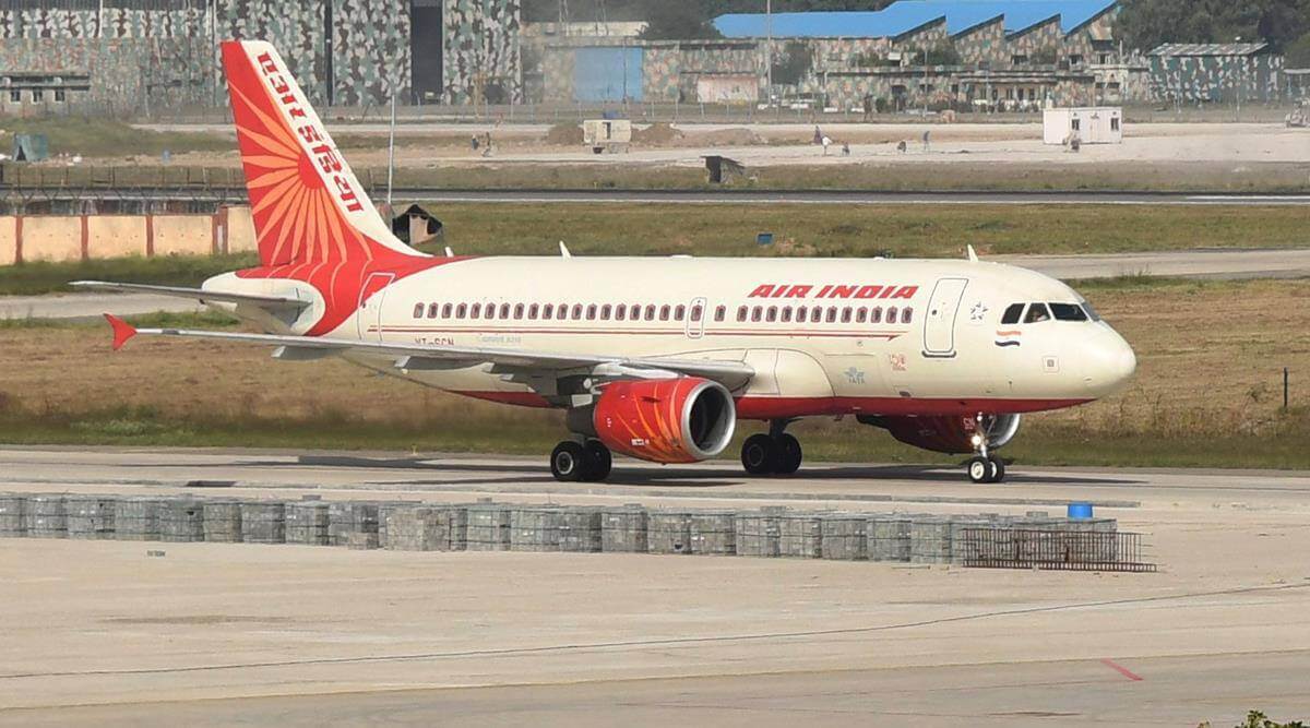 airindiafinedrs30lakhforallowingfemalefriendinsidecockpitduringflightpilotsuspended