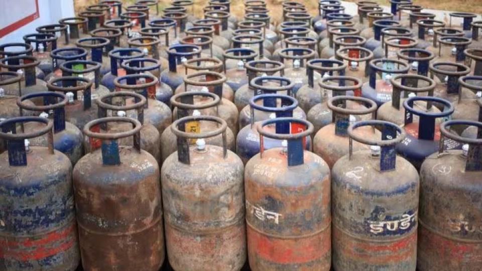 governmenthikescommerciallpgcylinderprices