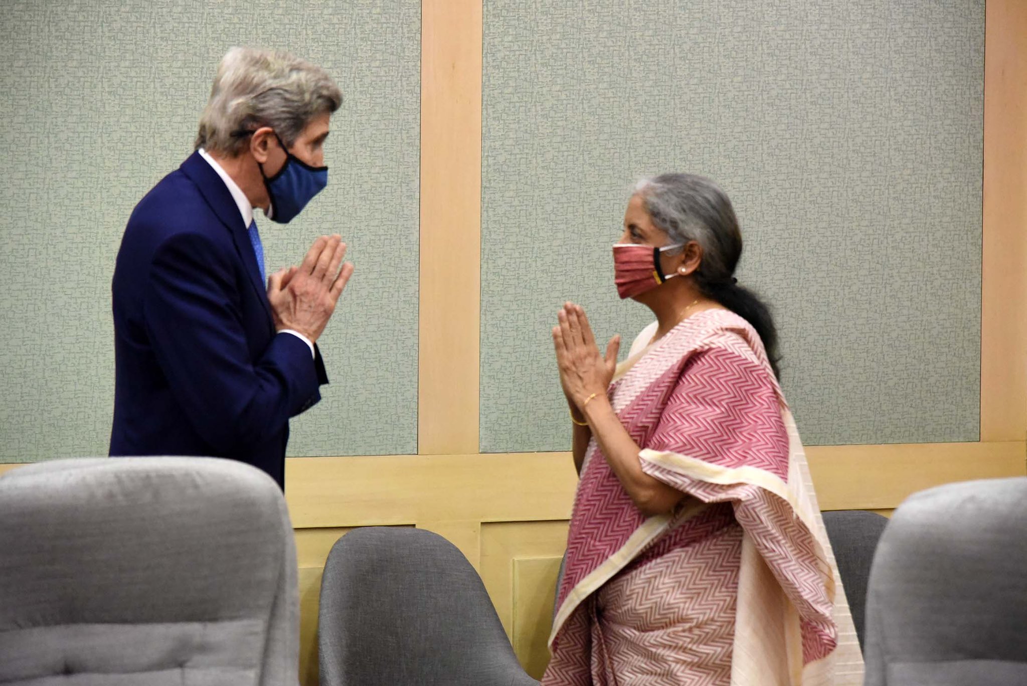 fmnirmalasitharamanmeetsusspecialpresidentialenvoyforclimatejohnkerry