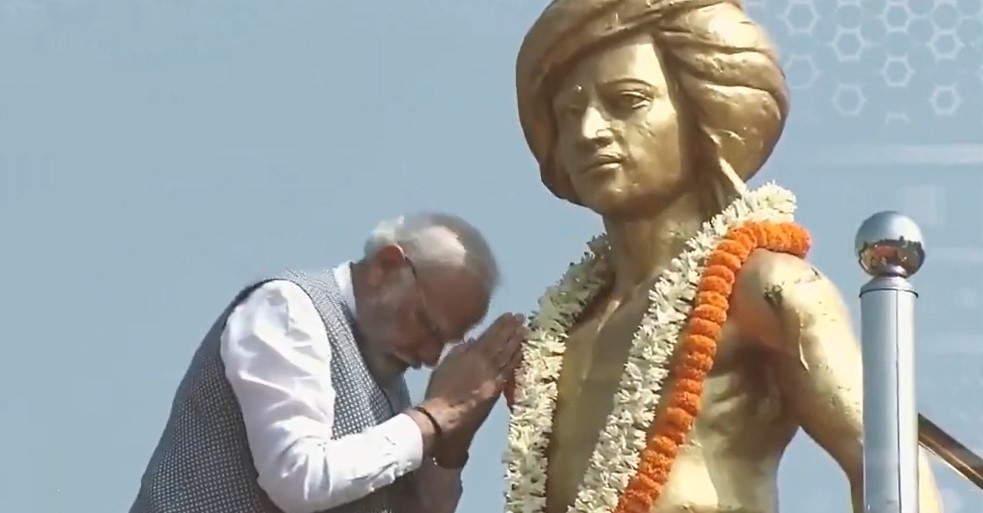 pmmodipaystributestobirsamundaonbirthanniversary