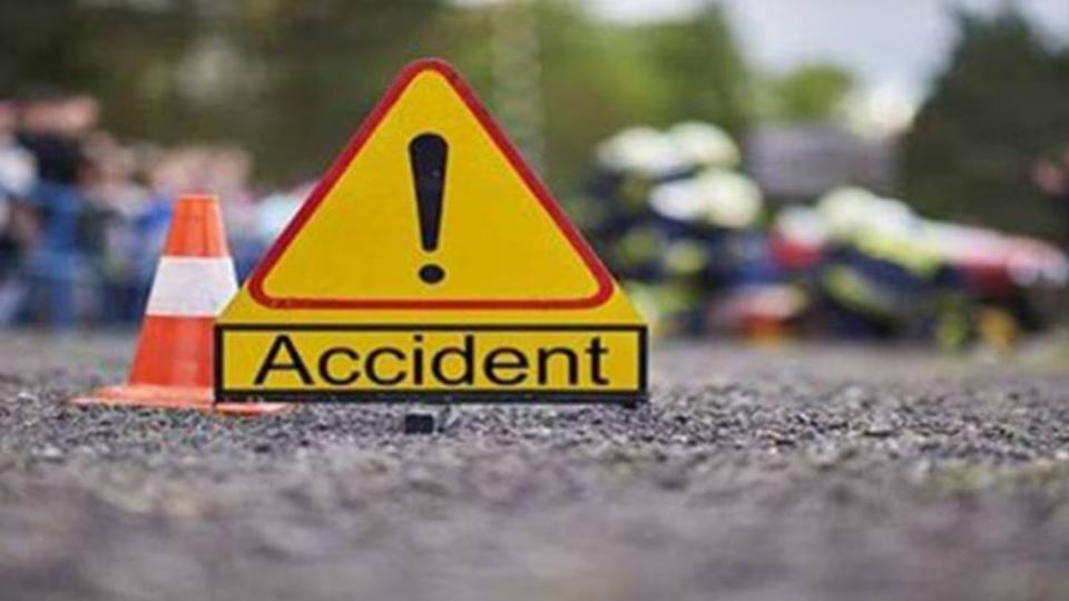 fatalbusaccidentinchattisgarhleavesonedead20injured