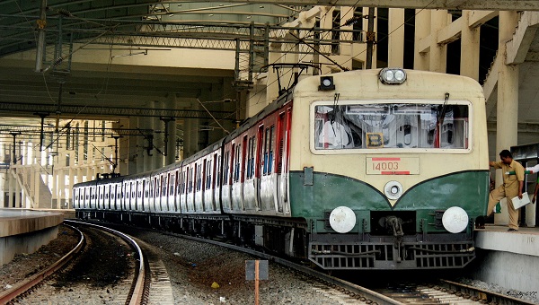 scrailway:onlyvaccinatedpassengersallowedonsuburbantrainsinchennairegion