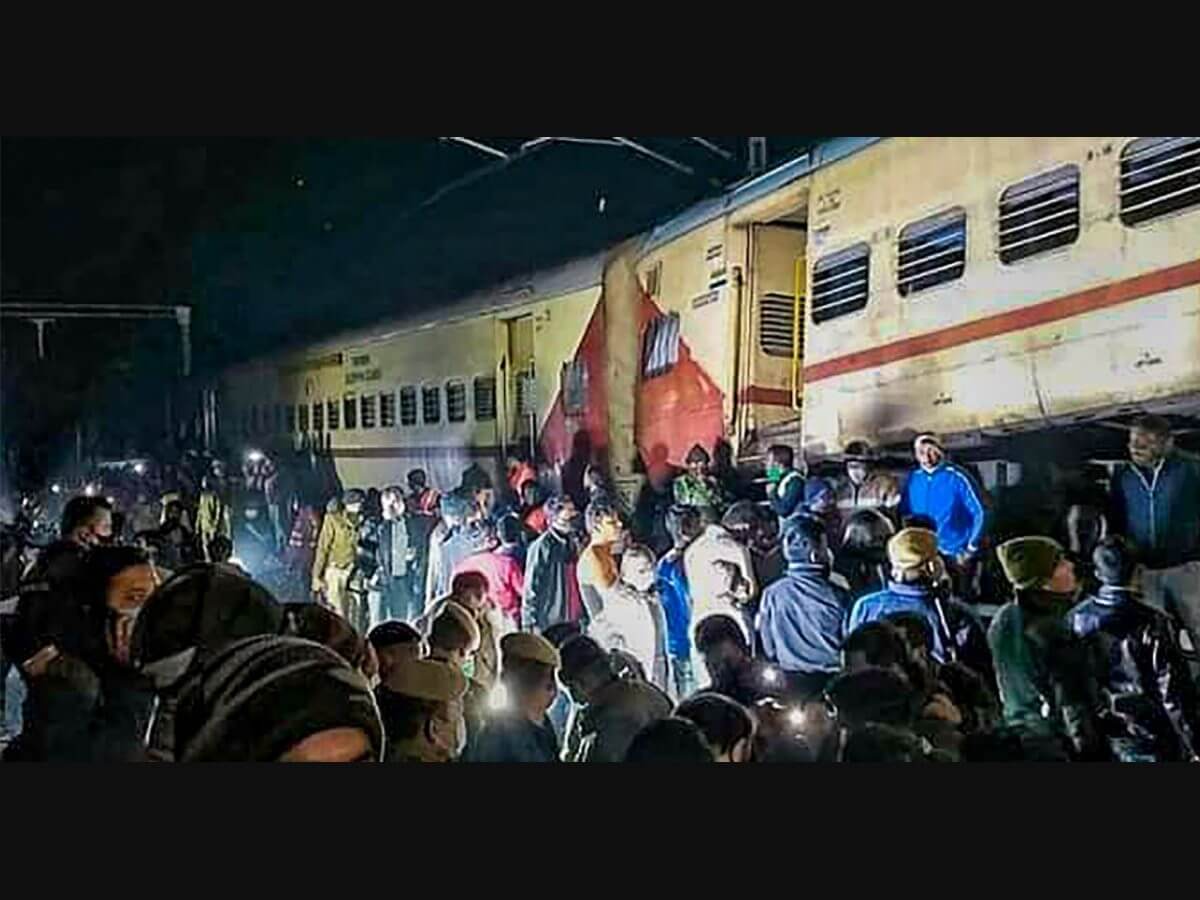 passengertrainderailsinandhrasvizianagaramdistrict6deadover40injured