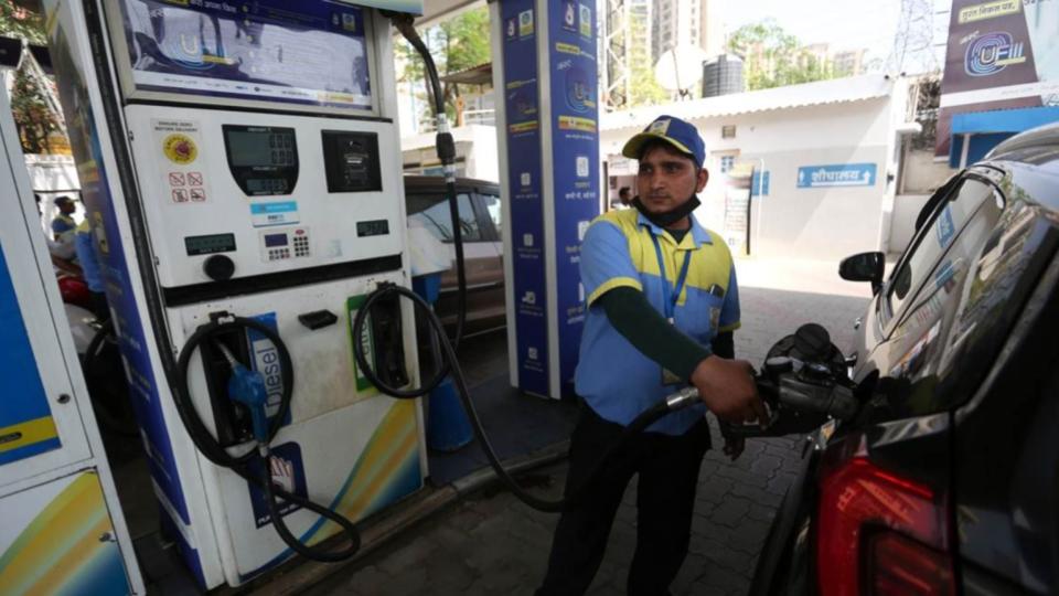 Vehicles Without PUC Certificate Will Not Be Provided Fuel From Tomorrow in Delhi