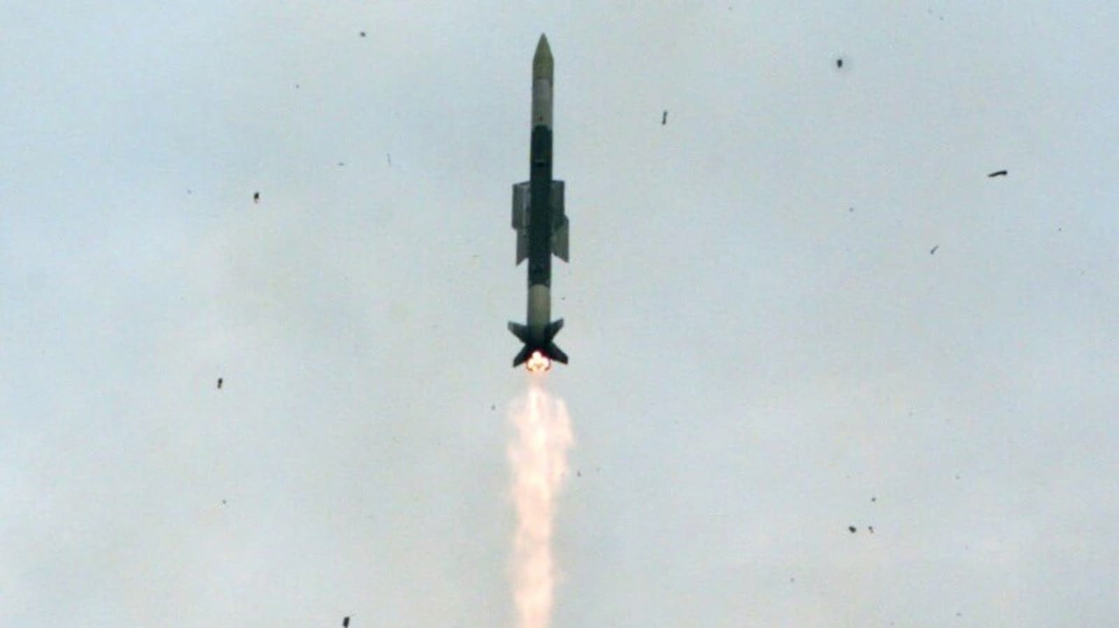 drdoandindiannavytestfireindigenousverticallaunchshortrangesurfacetoairmissile