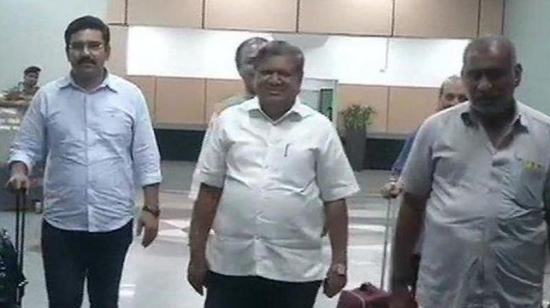 karnatakabjpleadersmeetshahtodiscussgovtformation