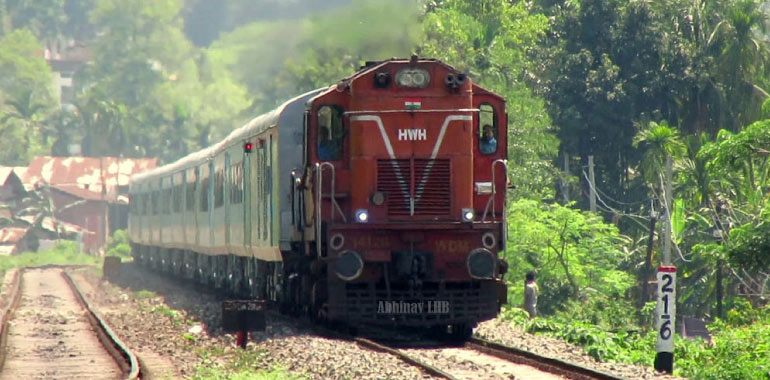 specialtrainsbetweendibrugarhkanyakumariinnovember