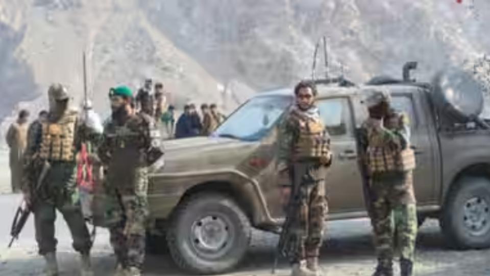 Pakistani forces kill several Afghan Taliban fighters in border clash