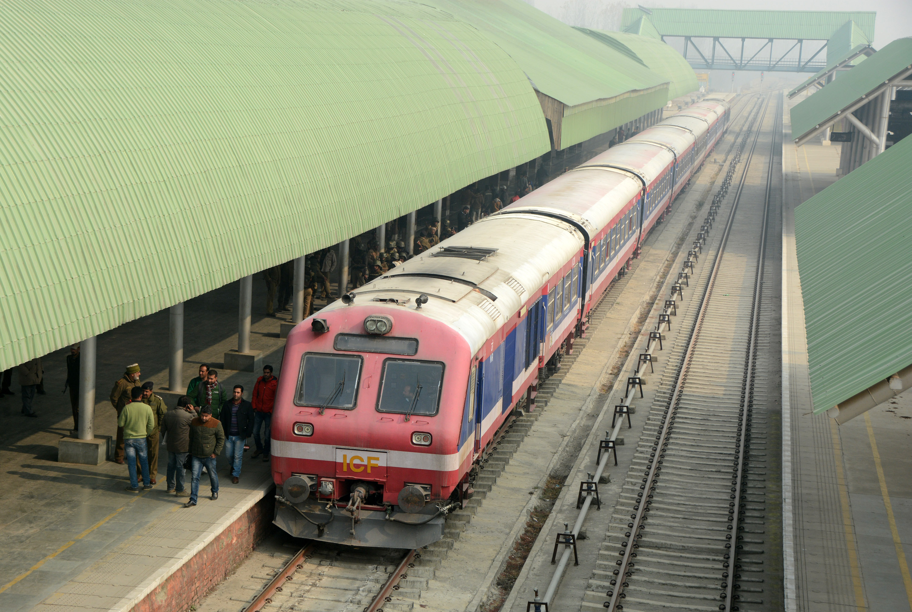 railwaysresumebanihalbaramullatrainserviceinjk