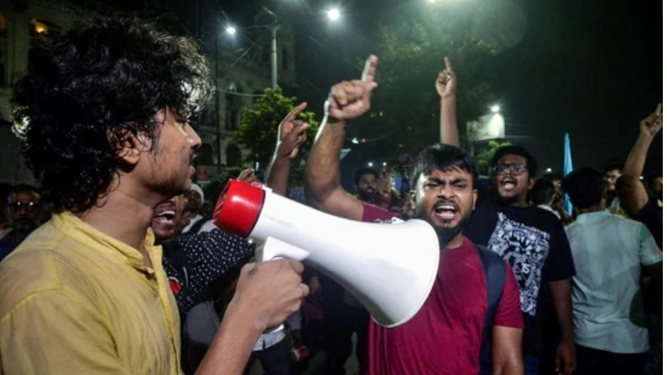 rgkarprotestdoctorsbeginfastuntodeath