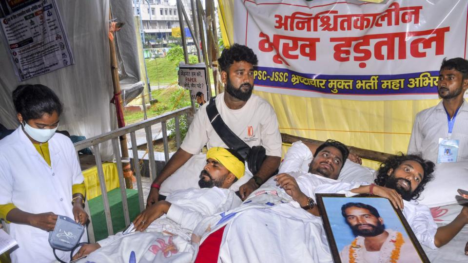 Students Begin March to Assembly in Ranchi Amid Tight Security