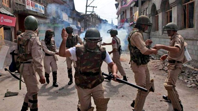 2injuredingrenadeattacknearkashmiruniversityinsrinagar:report