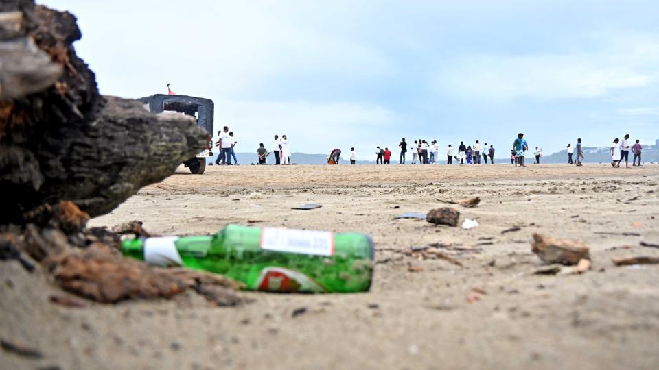Goa to ban glass liquor bottles along beaches to curb tourist injuries