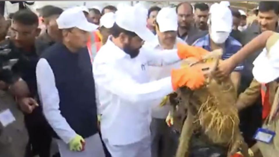 maharashtracmbeginsswacchmaharashtraabhiyan