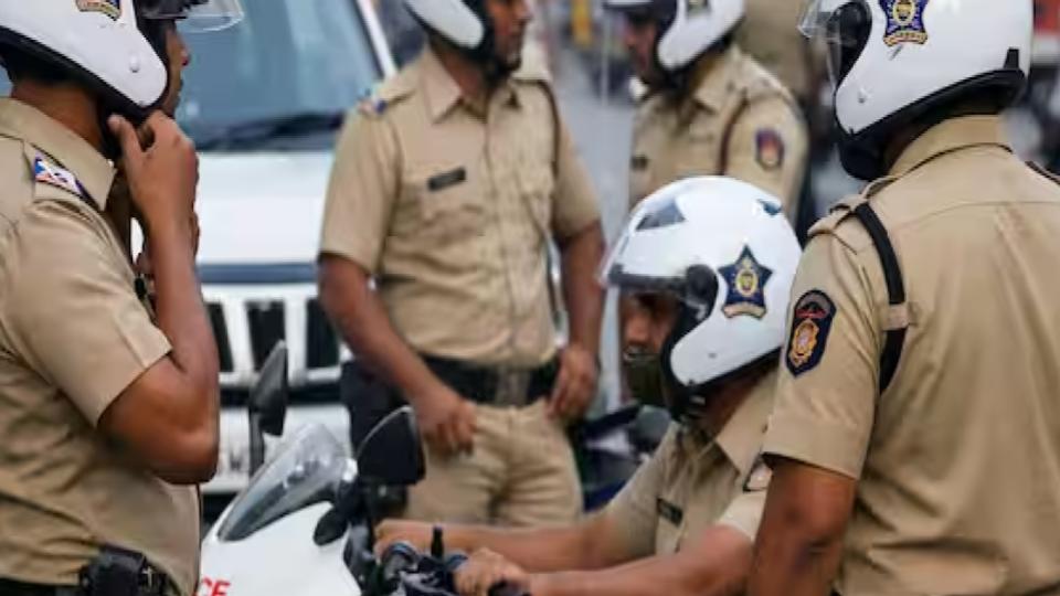 Maharashtra Police makes helmet mandatory for all personnel on two-wheelers