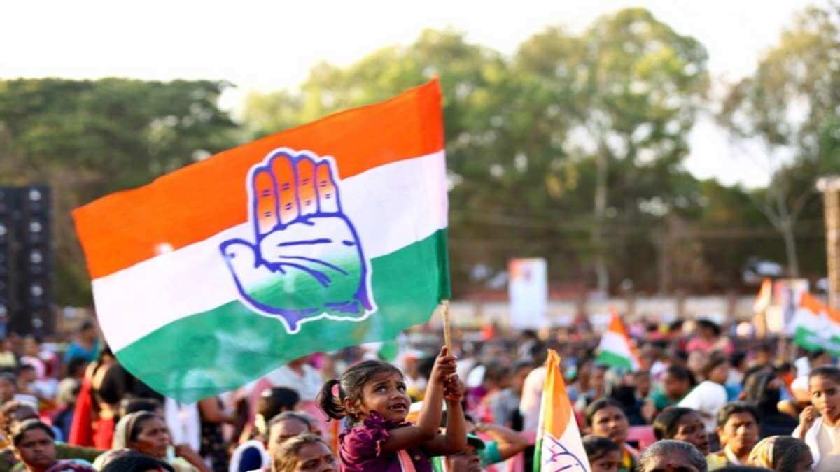 congressworkersdemandticketsforharyanapollsbeginprotestatdelhipartyoffice
