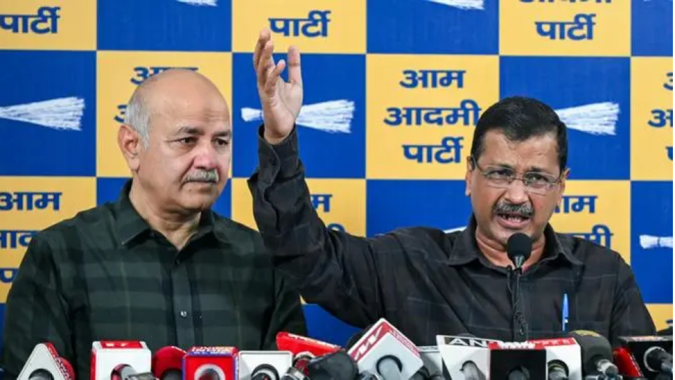 delhihcseeksstandofkejriwalsisodiaincriminalcontemptcase