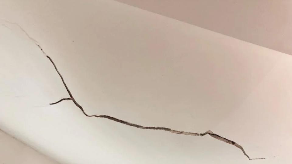 Two children injured as ceiling falls at seven-storey building in Maharashtra