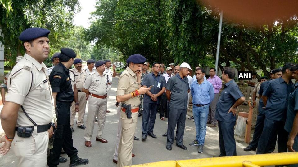 nitishsharadsupportersclashoutsidecmshouse