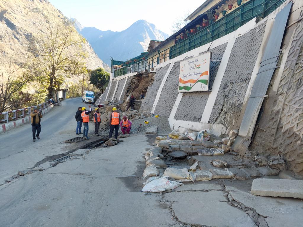 centreapprovesreconstructionplanworthover1658crorerupeesforjoshimathinuttarakhand