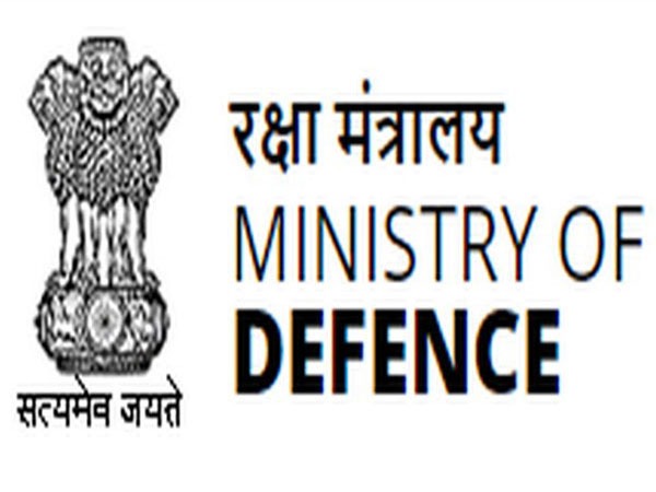 defenceministrysignscontractworth₹7629crforprocurementofk9vajratselfpropelledtrackedartilleryguns