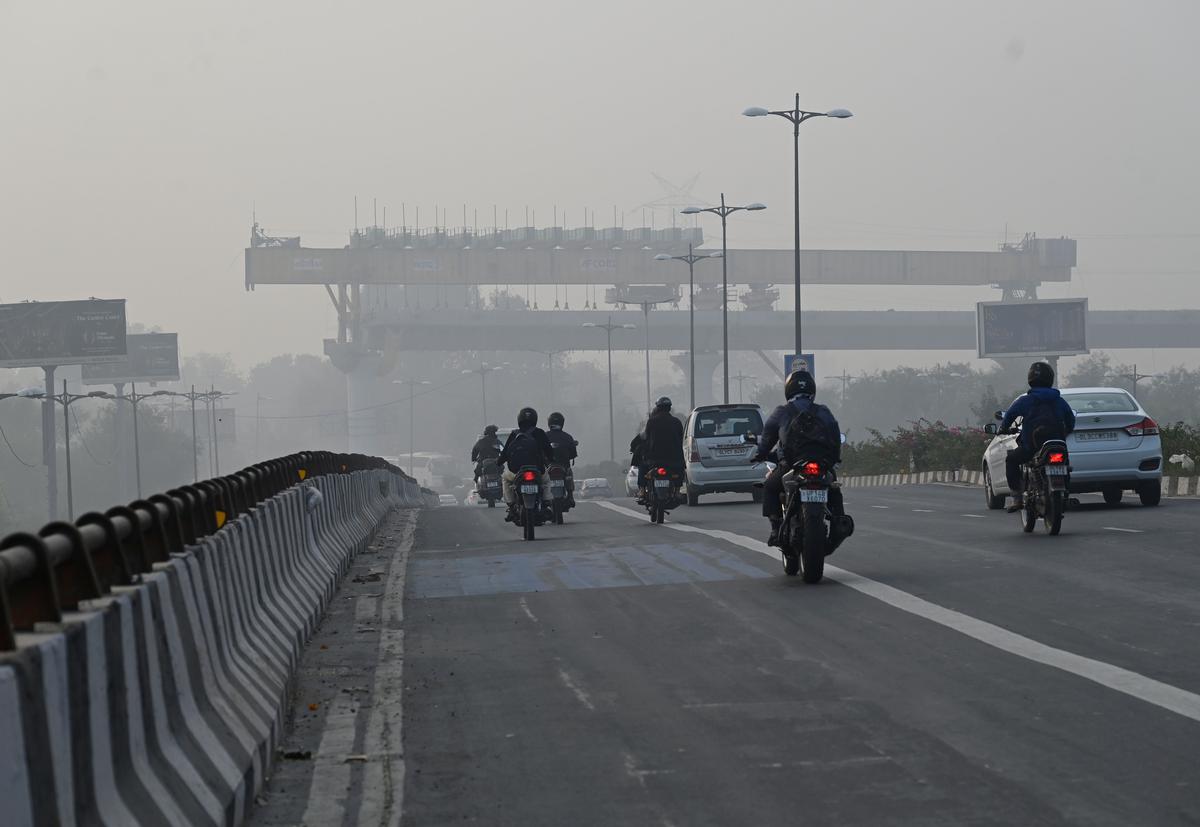 delhi’sairqualityremainsin‘verypoor’categorywithaverageaqi333