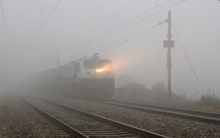 5flights2trainscancelledand9delayedduetodensefogandpoorvisibilityinjammu