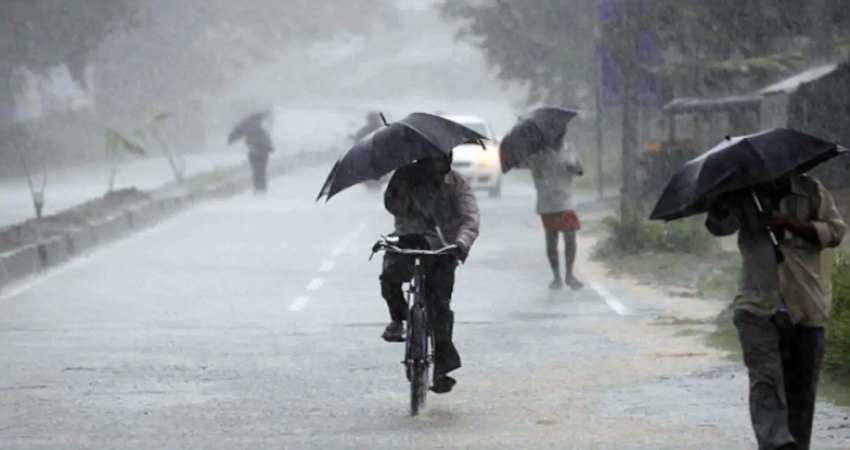 Heavy Rain Continues To Lash Across Kerala
