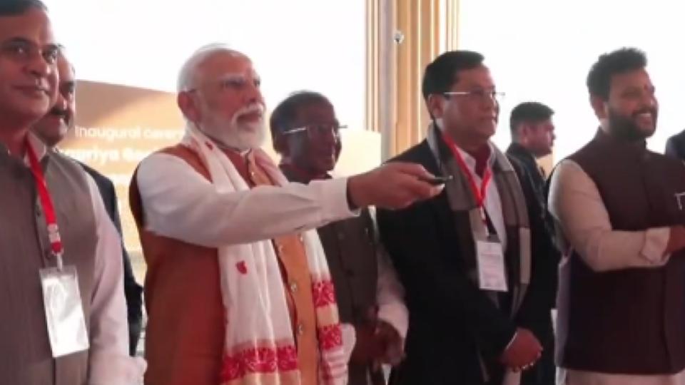 pmmodiinauguratesnewterminalbuildingoflokapriyagopinathbardoloiintairport