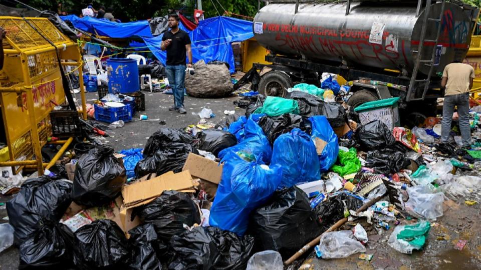 27,000 kg waste cleared from Jantar Mantar 