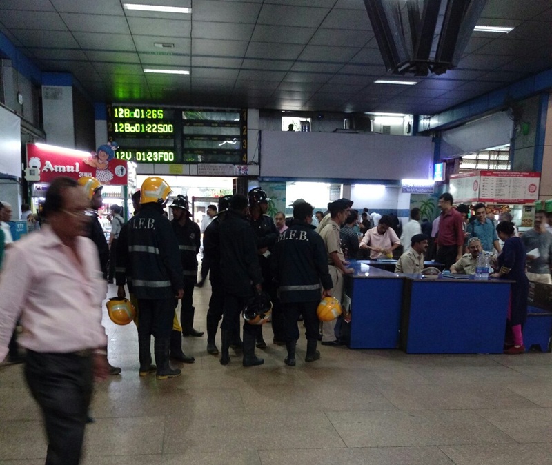 bombscareatmumbaischurchgatestationsearchesconducted