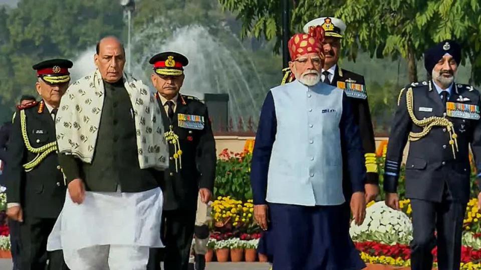 PM Narendra Modi pays tributes at National War Memorial on Republic Day 