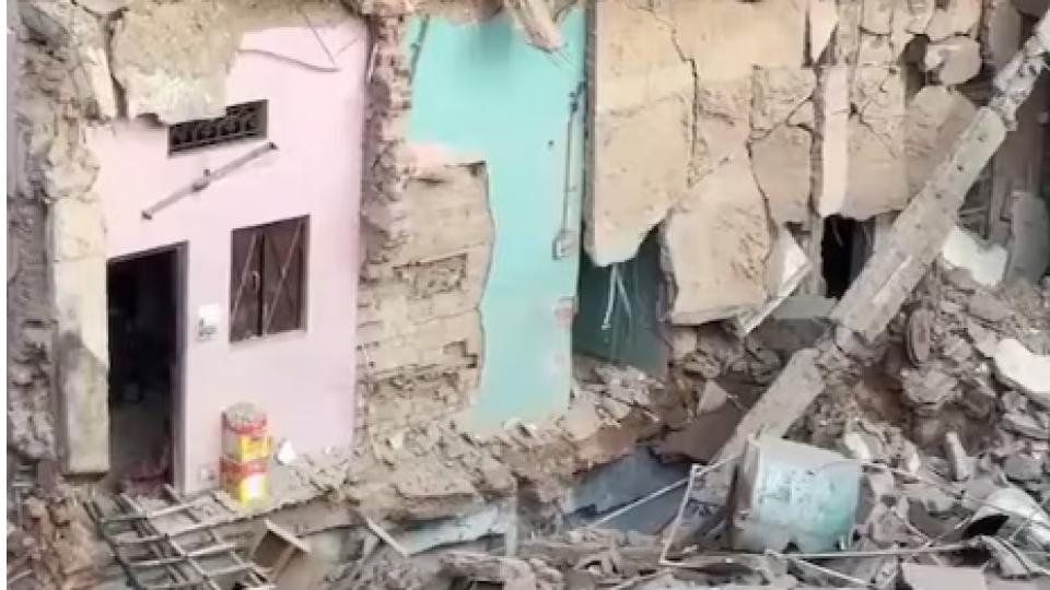 Building collapses in Delhi, no casualties 