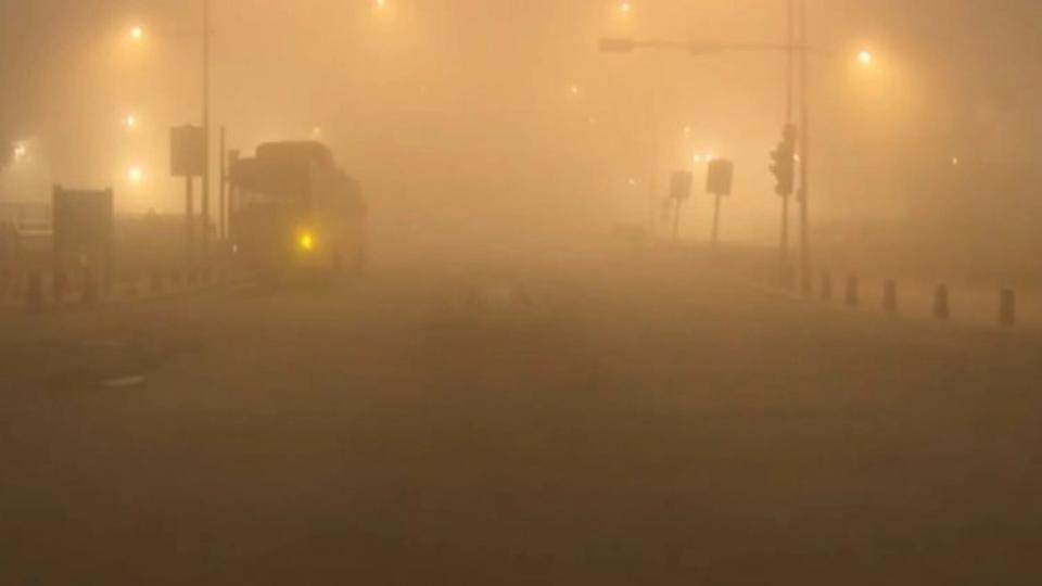 Delhi Records Very Poor Air Quality Amid Cold Wave