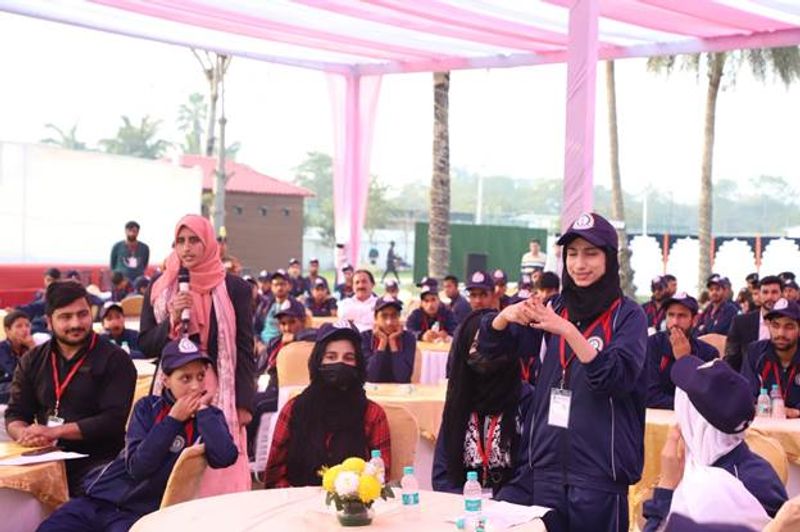 250speciallyabledchildrenofjkvisitdelhiandagraunder‘watankojano’programme