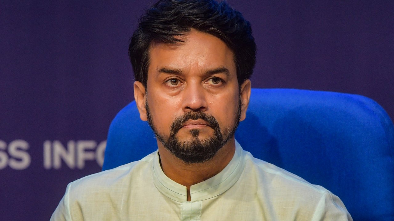 ibministeranuragthakurlaunchesmyparkingsappindelhi