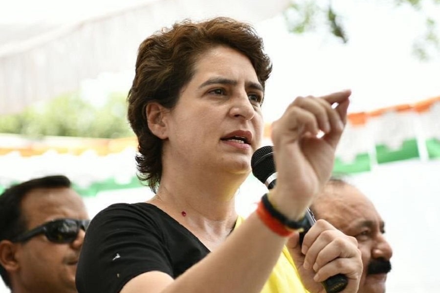 criminalsroamingaroundfreelyinup:priyankagandhi