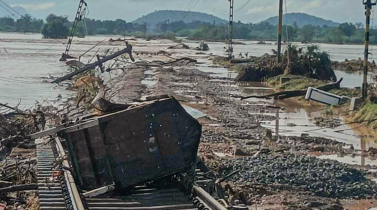 25peoplekilledinfloodsinandhrapradesh
