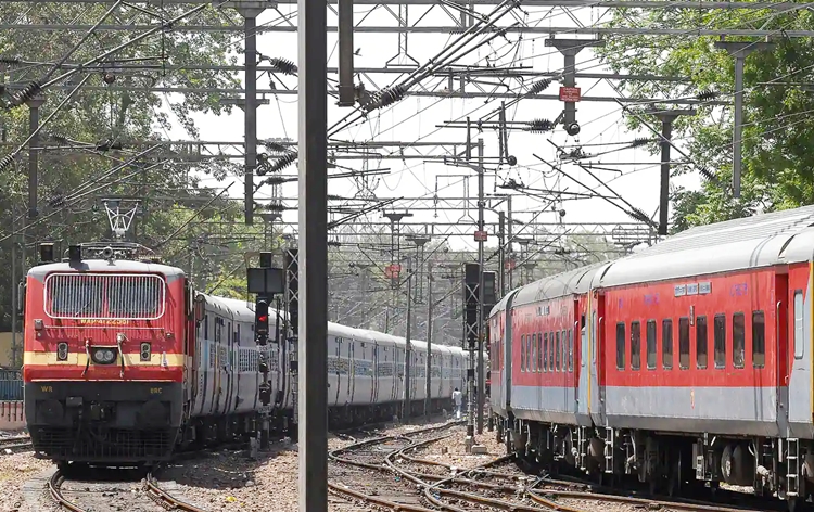 indianrailwaysrunning211specialtrainstomeetfestivalseasonrush