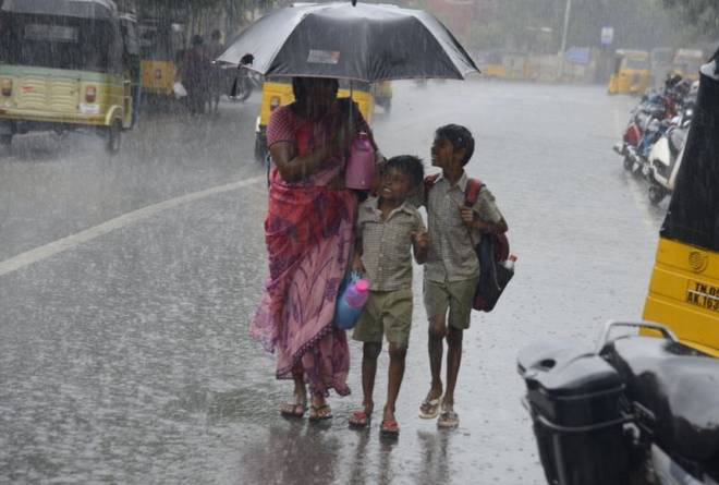 cyclonestormgaja:rainfallatmanyplacesinnorthcoastaltamilnadu