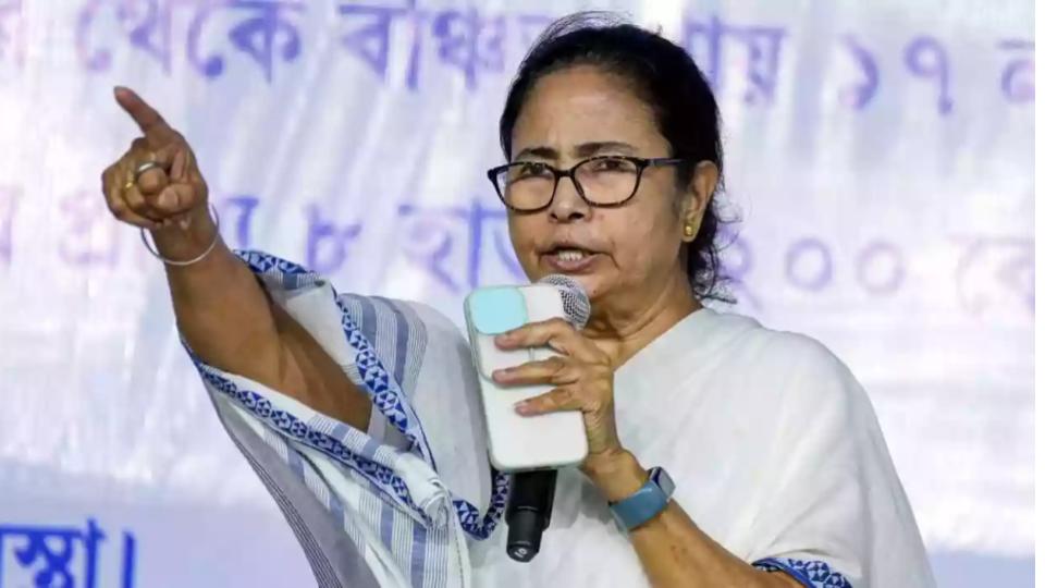 Mamata Banerjee Slams Assam Over NRC Notice to Bengal Resident