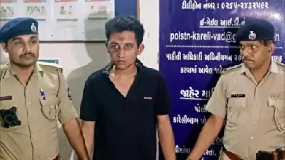 vadodaracarcrashlawstudentblamesairbagsforaccident