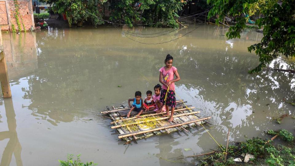 homeminstershahtakesstockofassamfloodsituationandspeakstocm