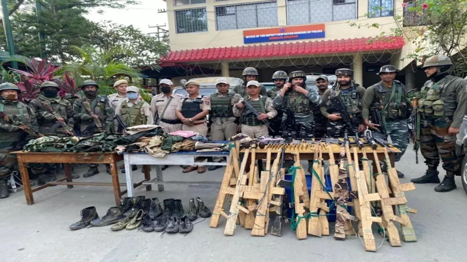 securityforcesrecoverarmsammunitioninbishnupurmanipur