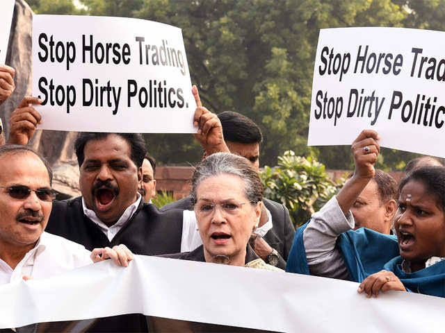 congressleadersprotestinparliamentcomplex
